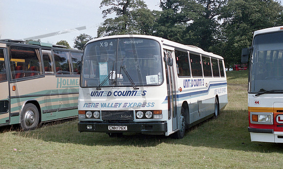 United Counties CNH176X Woburn Showbus RP37 070986 007