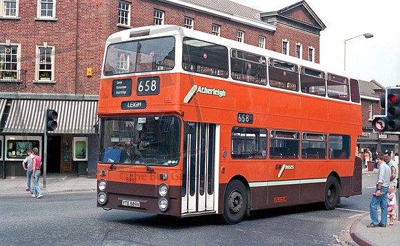GM Buses YTE589V Wigan RP69 87 030