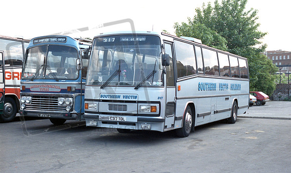 Southern Vectis C317TDL Canterbury RP73 87 008