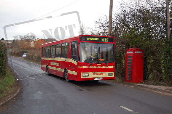 Bromyard Omnibus M429RDC Withington Jan07