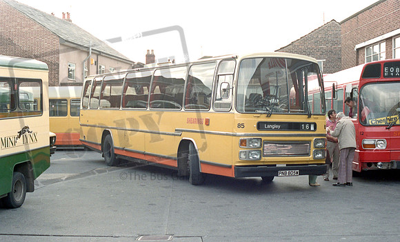 Shearings PNB805W Macclesfield RP82 87 014