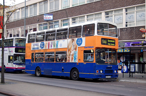 Centrebus H242LOM Leicester Apr07
