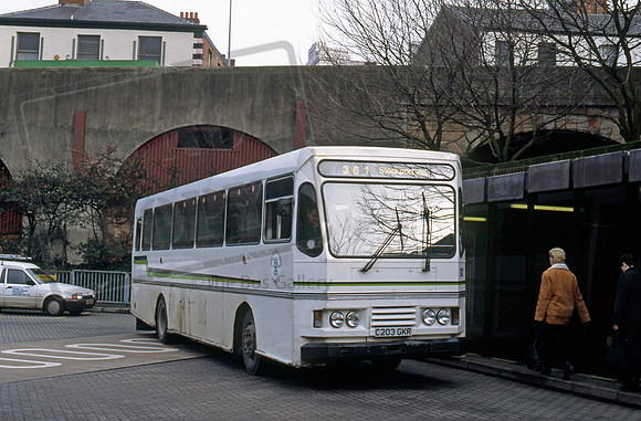 Glossopdale C203GKR Stockport 394