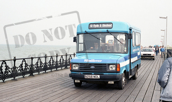 Southern Vectis B258MDL Ryde Pier RP32 86 021