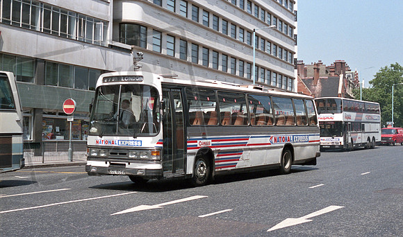 Cambus LCL805V London Victoria RP33 86 008